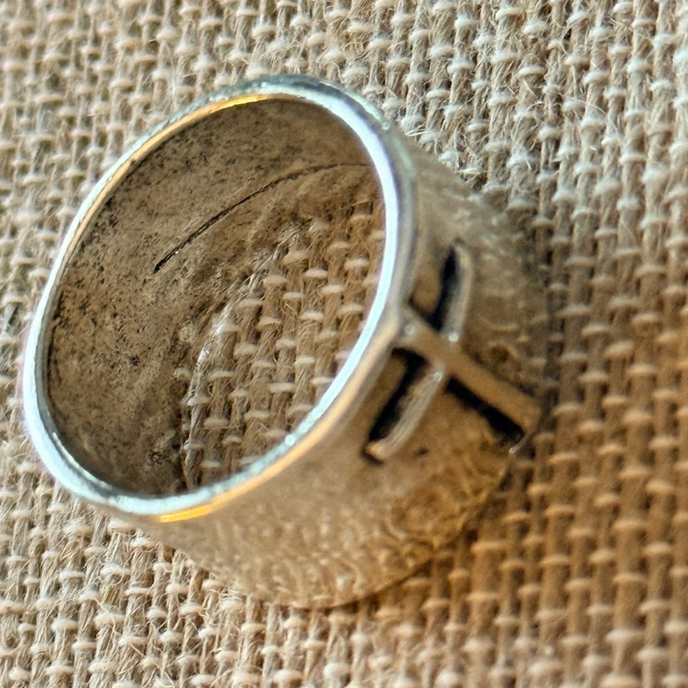 Wide fashion Silver tone Cross Ring Sz 9 - Picture 4 of 4